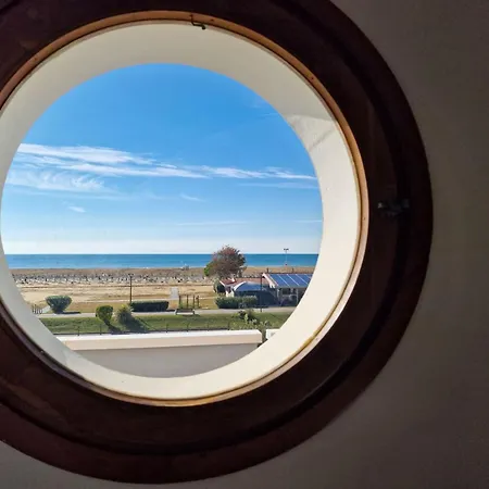 Seafront View In - Beahost *